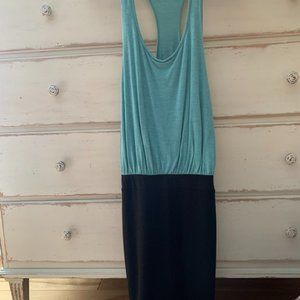 Sleeveless, halter back, green/black dress